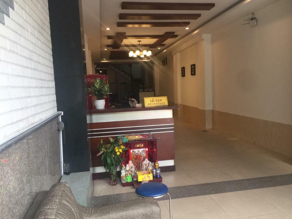 Khach San Truong Son Hotel Хошимин Екстериор снимка
