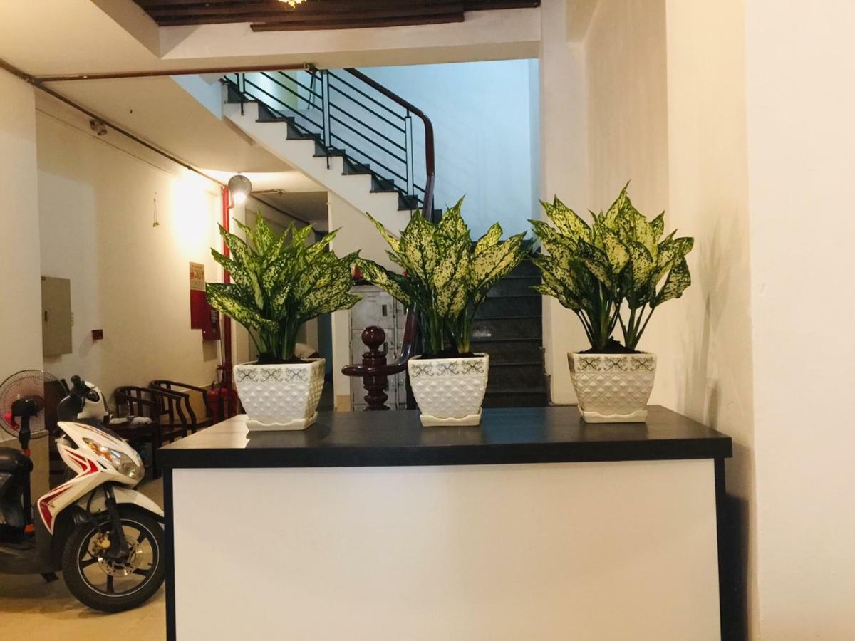 Khach San Truong Son Hotel Хошимин Екстериор снимка
