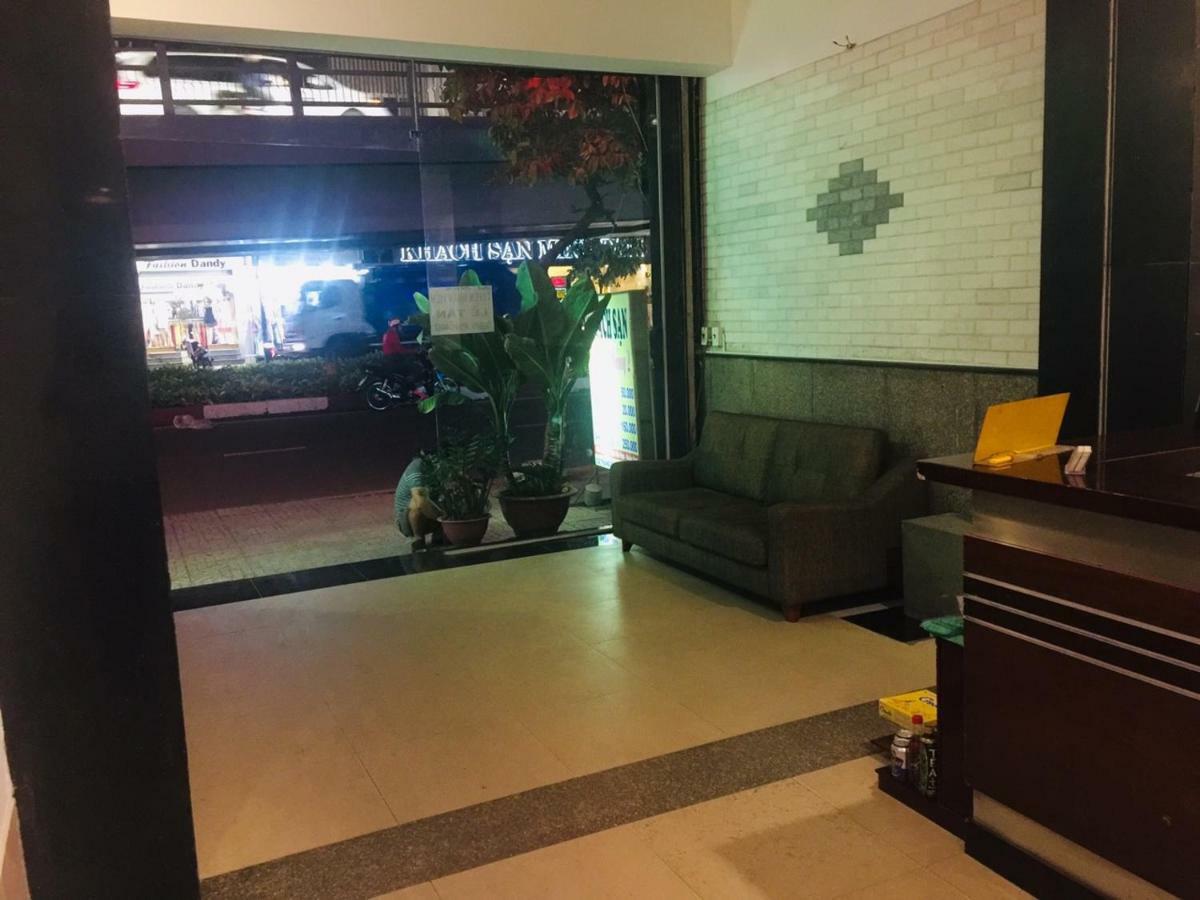 Khach San Truong Son Hotel Хошимин Екстериор снимка