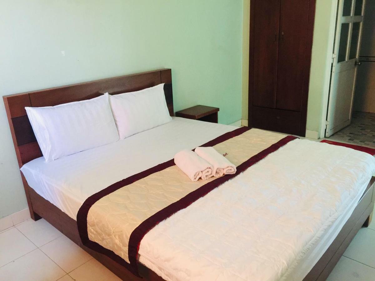 Khach San Truong Son Hotel Хошимин Екстериор снимка