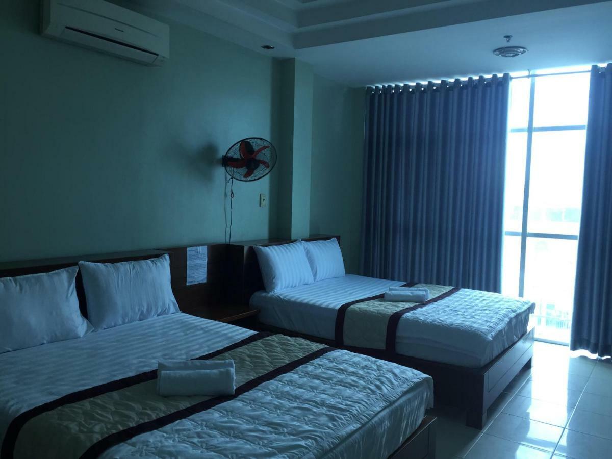 Khach San Truong Son Hotel Хошимин Екстериор снимка