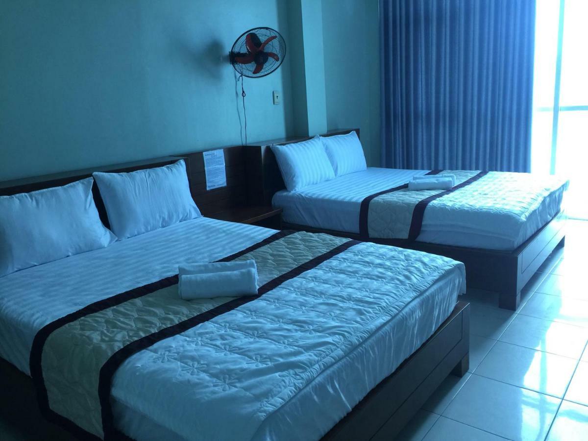 Khach San Truong Son Hotel Хошимин Екстериор снимка