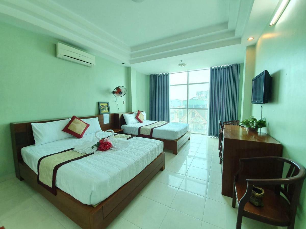 Khach San Truong Son Hotel Хошимин Екстериор снимка