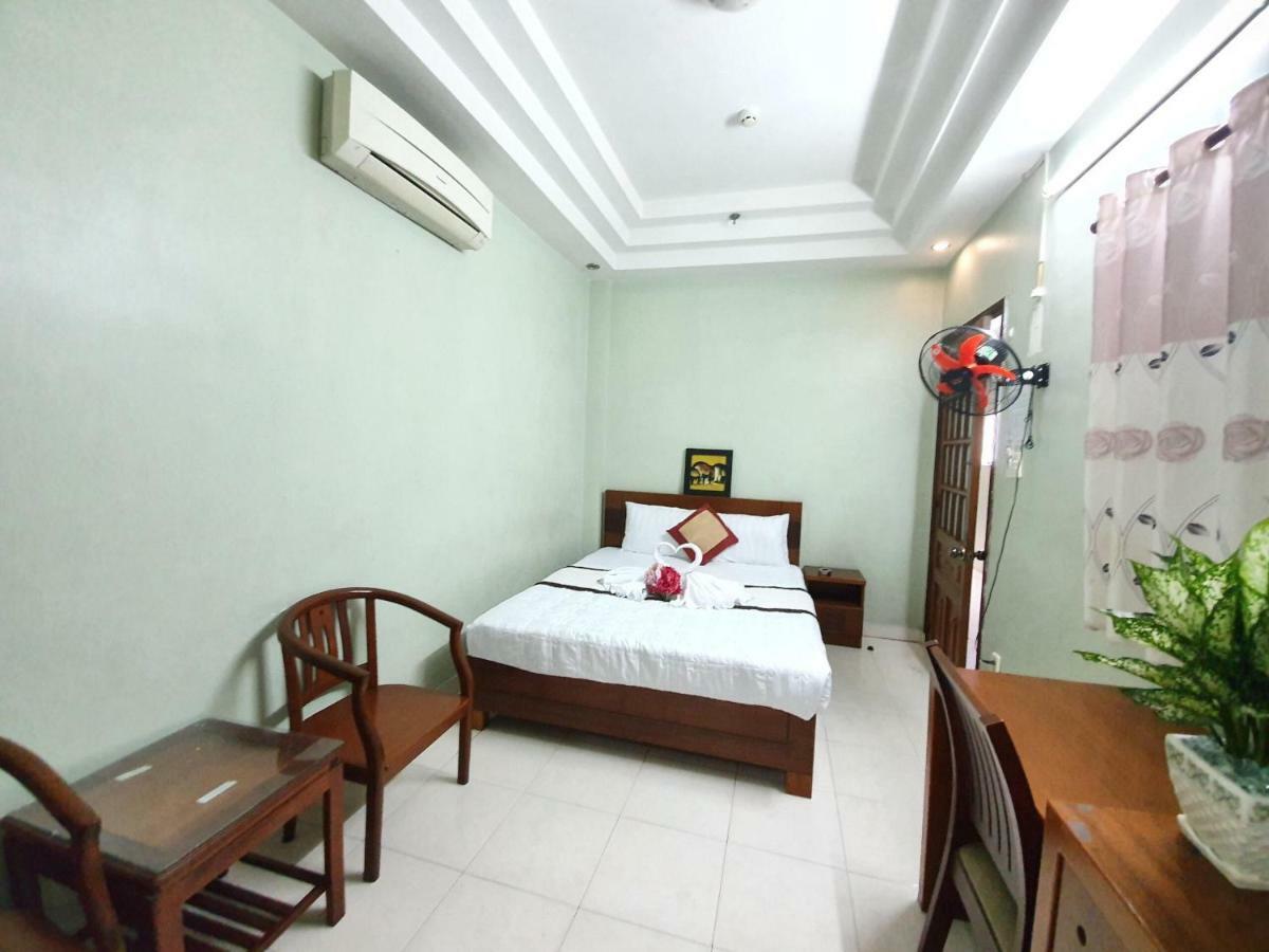 Khach San Truong Son Hotel Хошимин Екстериор снимка