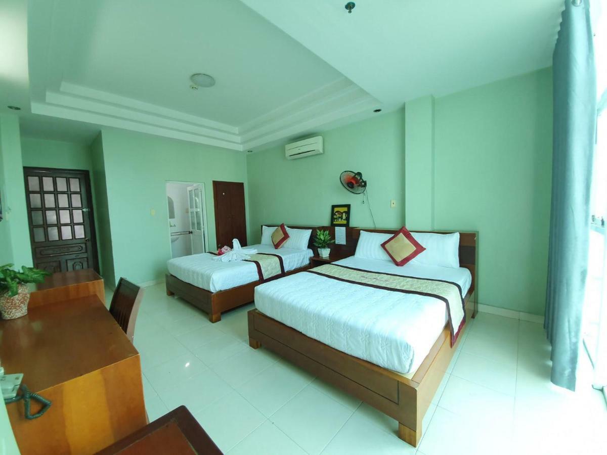 Khach San Truong Son Hotel Хошимин Екстериор снимка