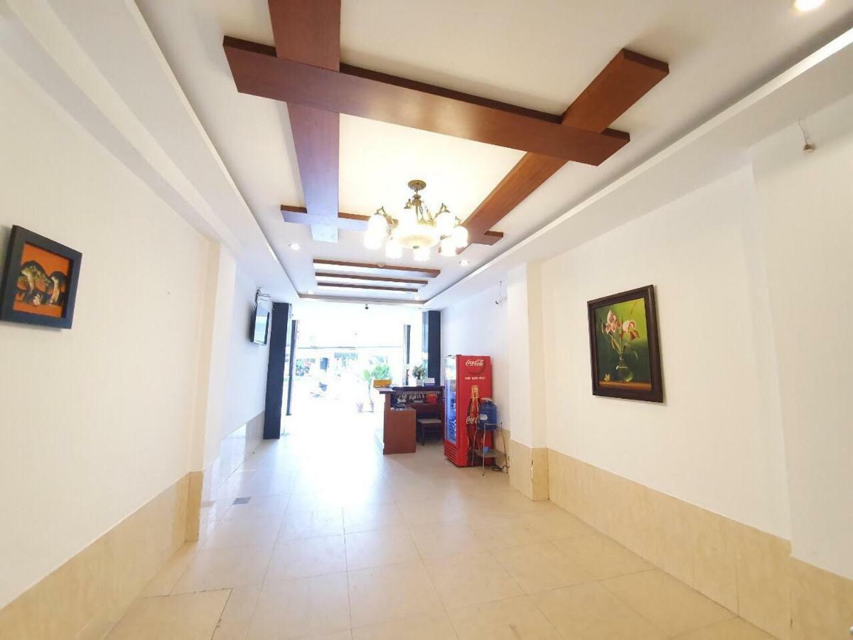 Khach San Truong Son Hotel Хошимин Екстериор снимка